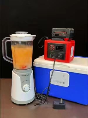 Realmente me gusta cómo este inversor convierte mi batería Milwaukee en una fuente de energía práctica sin ninguna configuración complicada.#inverter #powerinverter #powerstation #milwaukee #battery 