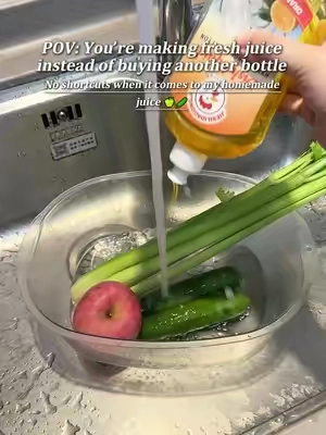 Healthy habits start with small changes. This might be your favorite one yet.#portableblender #tiktokmakemebuyit #healthylifestyle #freshjuice #juicerecipe 
