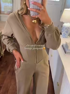 Snatches you AND makes you look boujee as heck😍 PERFECT for fall! wearing size M and I'm 5'9! Comes in so many cute colors! #fallfashion #boujeeonabudget #pinterestaesthetic #elevatedloungewear #affordablefashion 