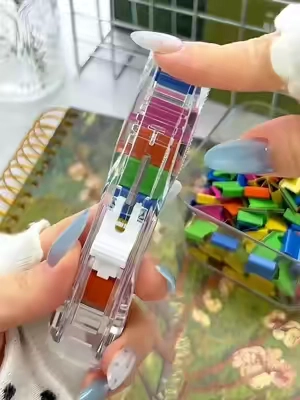 Reusable ZipClip binder!!and now 40% OFF with free shipping only for first 100 customers! Grab yours now🔥#rarler #RarlerZipClip #office #staple #pushclip #PaperClamp #foryoupage #spotlightfinds #teachersoftiktok #WeeklyDeals #backtoschoolshopping #summerfinds 