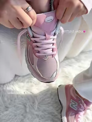 NEW BALANCE 2002R 💘🩷💗💕💝 #flykicks #newbalance #ttsneakerweek #tiktokshopsummersale #womenshoes 