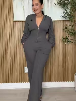 Jumpsuit casual con capucha y pierna ancha. #Jumpsuit #LoungeWear #WideLeg #OutfitInspo #tiktokshopforcreatorpicks @Cider 