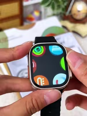🎧⌚ Reloj inteligente para el día a día y audífonos para acompañarte donde quieras. Un combo súper práctico. #RelojInteligente #AudifonosBluetooth #Tecnologia #Gadgets #TikTokshopbacktoschool 
