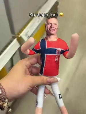 You won’t know how fun this Haaland doll is until you try it. 🤪😏 #TikTokshopbacktoschool #Haaland #FunnyDoll #FootballFans #FunnyGifts 