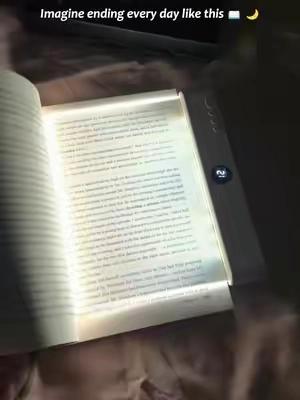 No stress.No noise.No distractions.💕Just a peaceful ending with your favorite story.📖🌙#booklight #booklover #BookTok #bookworm #bookish 