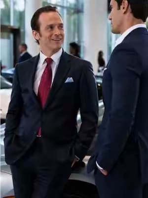 He Talked for 5 Minutes and Lost a 4-Car Deal—The New Guy Asked 3 Questions and Closed It#StaySilent #SalesSkills #CommunicationSkills #EmotionalIntelligence#TikTokshopbacktoschool