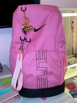 If you need space, this is the one @Nike #nikeelitebackpack #nikeelite  #backpack #backtoschoolshopping 
