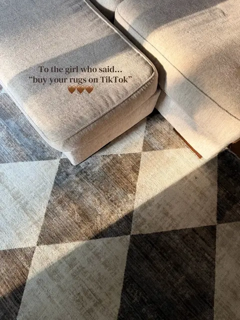 I get so many compliments on this rug, it's stunning and super soft! The perfect neutral and it comes in so many sizes! #rugsusa #arearug #homedecor #neutralaesthetic #livingroomrug