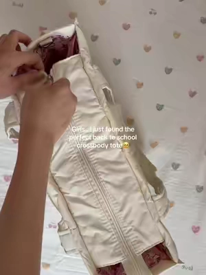 Girls.. i just found the perfect back to school crossbody tote🥹 #totebag #TikTokshopbacktoschool #schoolbag #crossbodytote #unibag 