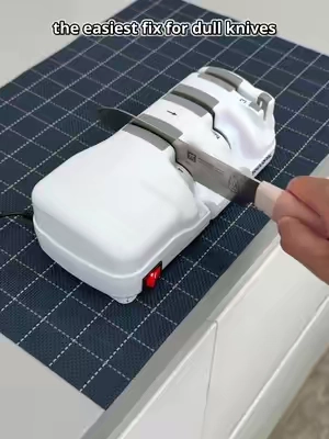🤔POV: you found the easiest fix for dull knives#protips #chefmode #kitchenpro #sharpening #knife     