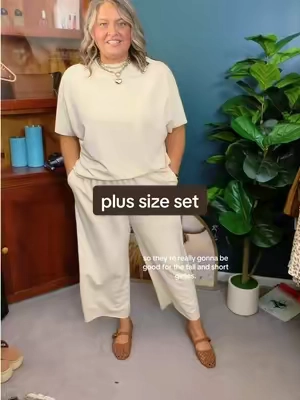 Perfect plus size oversized set. #set #twopieceset #plussize #womensfashion 
