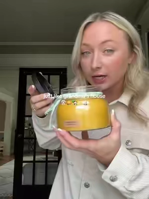 this smells so nostalgic 🥹 #candle #candlelover #candles 