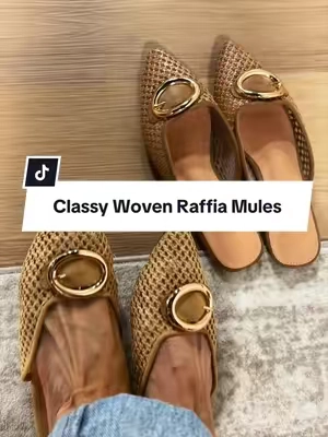 Elegant. Chic. Easy 🤌🏼 Love them for multiple seasons! Fit true to size #mules #muleshoes #sliponshoes #classyshoes #fallshoes @Coutgo Fashion 