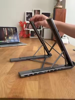 If you work from a laptop everyday, this actually makes sense#macbook #laptopsetup #TikTokshopbacktoschool #dockingstation #desksetup 