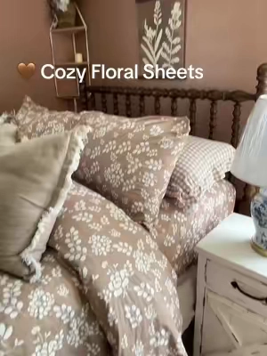 There’s just something about soft floral sheets that makes a bedroom feel like home. 🤎 Cozy, comfortable, and beautiful enough to brighten the whole room #comfybedding #bedsheets #sheets #sheetset 