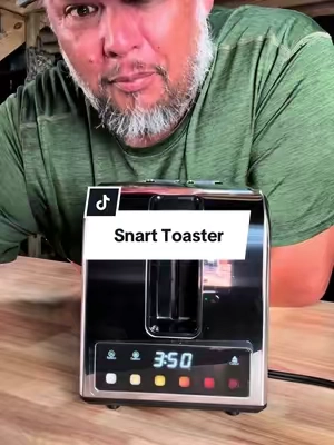 Toasting made easy with this one. #toaster #breakfast #quickbreakfast #burnttoast 