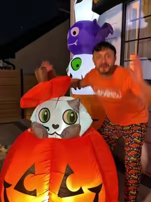 Esta es la decoración perfecta para decorar este Halloween me encanta que tiene luces 