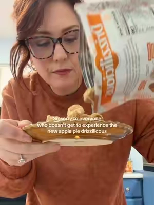 Drizzilcious no bake apple pie is now my favorite gluten free treat 🥧🥧🥧 grab this one while you can!  #drizzilicous #applepie #glutenfree #glutenfreesnacks #glutenfreedesserts 