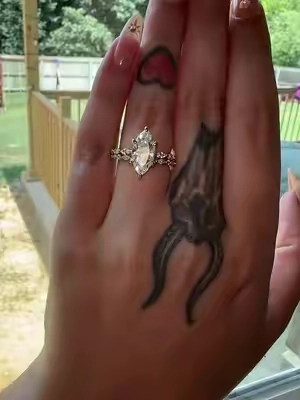 #roseshadow #ring #jewelry #marquise #moissanite 