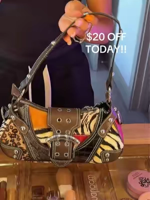 #y2k #shoulderbag @Dolls Kill 