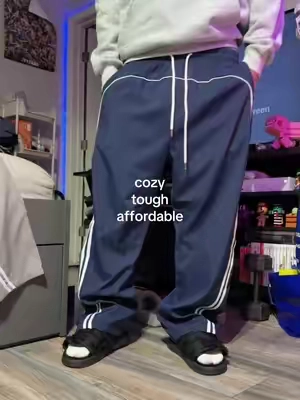 L 165 5’10. tough & affordable #outfitinspo #fashiontok #OOTD #baggypants #trackpants 
