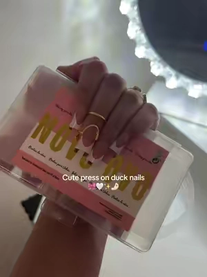 @NOVO OVO #tiktokshopcreatorpicks #duckpressonnails #novoovopressons #ducknails #pressons 