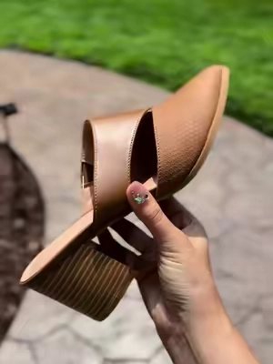 Cutest closed toe mules for fall. Love the chunky block heel 🤎🍂👠 #mules #heels #fallfashion #fallsshoes 
