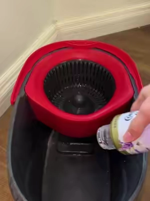 #CleanTok #scrubbing #ocedarmop