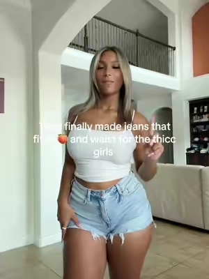 @Vogatiques my absolute fav pair of jean shorts #jeanshorts #stretchyjeans #oneso #thickthighessaveslive #fyp 