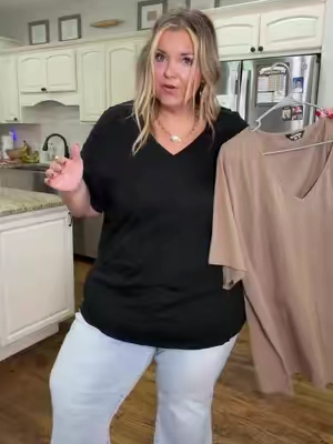 These extra long plus size tees are selling FAST!! I’m a size 24W and 5’6” wearing the 4X in this plus size piece! #tiktokshopcreatorpicks 