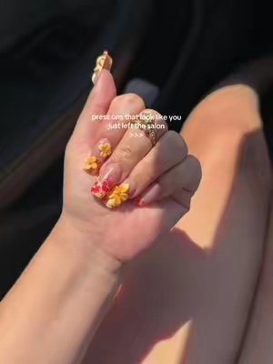 i’m obsessed with @NailVesta press on nails 😫😍 #nailinspo #diynails #nailsdesign #pressonnails #fakenails 