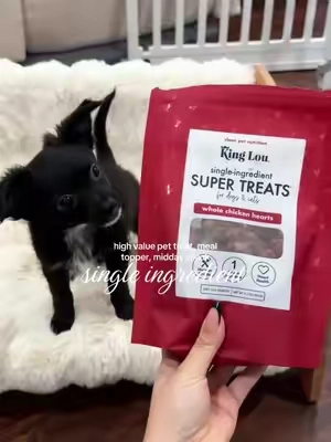 amazing treat for both dogs and cats 🐾🐾🐾@King Lou #kinglou #highvaluetreats #DogTraining #pettreats #puppies 