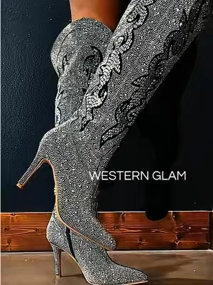 Western Glam? YES, PLEASE!🖤 @RONILURN #westernglam #NFR #nfrfashion #nfr2026 #rhinestoneboots 