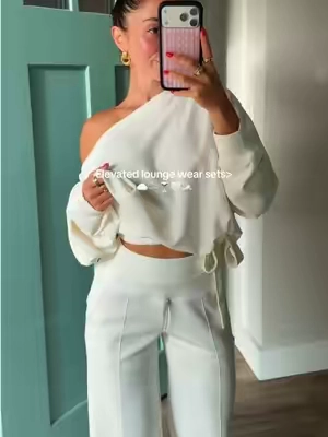 An elevated lounge set without breaking the bank @Glowmode !!! #loungeset #petitefashion #glowmode 