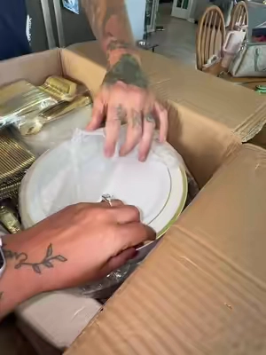 #weddingplanning #dinnerware #dinnerwareset #reception #weddingvibes @vqsandtattoos❌ 