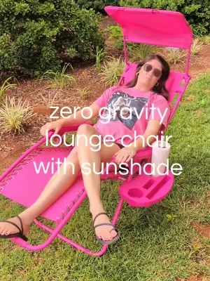 a hot pink chair just for this Mama!! the canopy shade is the cherry on top. the tray, adjustable headrest, and lock into place features are amazing. @Best Choice Products, Inc. #foldingchair #chair #loungechair #tiktokshopcreatorpicks #fyp 