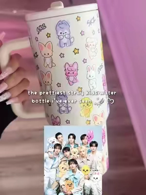 the skzoo on the water bottle is soo cute! #straykids #waterbottle #straykidsmerch #straykidswaterbottle #cutewaterbottle 