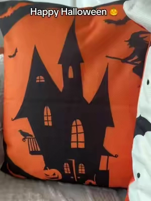 #halloween #halloweendecor #pillow #pillowcase #throwpillows 