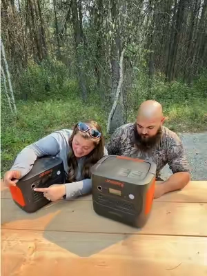 We love both of these but find ourselves reaching for the 1000 more often because it’s lighter and still has enough power for most things! #Jackery #SolarGenerator 