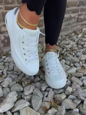 Skechers Arch Fit tennis shoes with Air-Cooled Memory Foam and Slip-ins are the hands-free sneakers made for comfortable all-day walking #Skechers #ArchFit #SkechersSlipIns #AirCooledMemoryFoam #WalkingShoes 