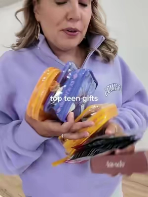 Top teen must have essentials. Touchland dropped a Disney bundle with Mickey and Minnie. #tiktokshopcreatorpicks #teengiftideas #touchland #stockingstufferideas 