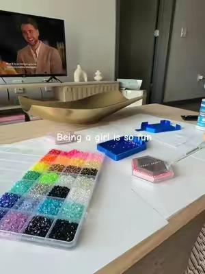 Like who wants to be outside when you can be at home watching #letsmarryharry ✨🤍 #bedazzled #kit #summeractivities #netflix 