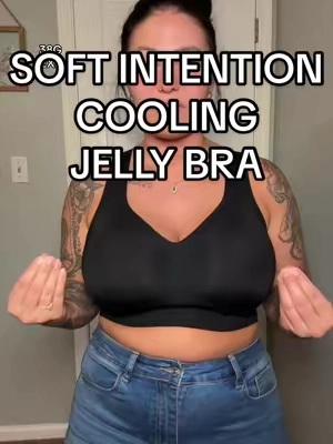 My go to seamless jelly bra became a COOLING bra and I’m obsessed 🤩  #plussizebra #jellybra #wirelessbra #seamlessbra #softintention 