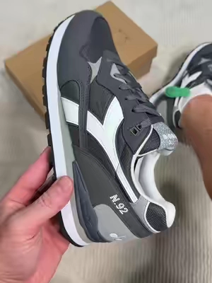 #tiktokshopcreatorpicks #TikTokshopbacktoschool #diadora #sneakers #shoes 