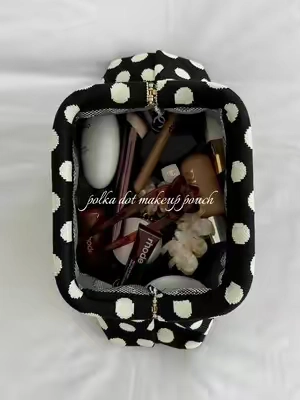 #makeupbag #girlythings #chicaesthetic #makeuppouch #clutchbag 
