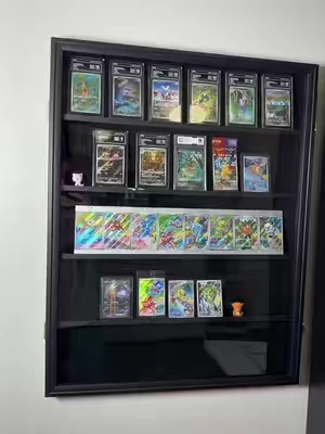 I know what I’m getting my brother for Xmas now! #carddisplay #shadowbox #displaycase #cardcollector #displaybox 