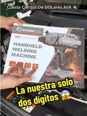 Esta soldadora portátil pesa solo 3.3 libras,  la llevas con una mano y la conectas a cualquier 110V 💪🔌  #Welder#Welding#PortableWelder#WeldingMachine#DIYTools