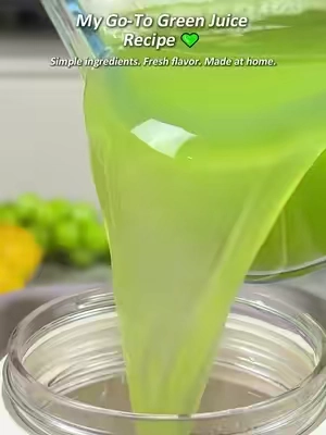 Healthy habits start with small changes. This might be your favorite one yet.#portableblender #tiktokmakemebuyit #healthylifestyle #freshjuice #juicerecipe 