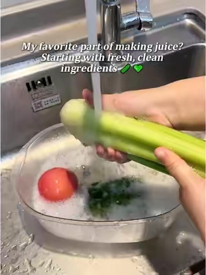 Healthy habits start with small changes. This might be your favorite one yet.#portableblender #tiktokmakemebuyit #healthylifestyle #freshjuice #juicerecipe 