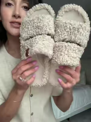 Coziest house slippers everrr 😮‍💨